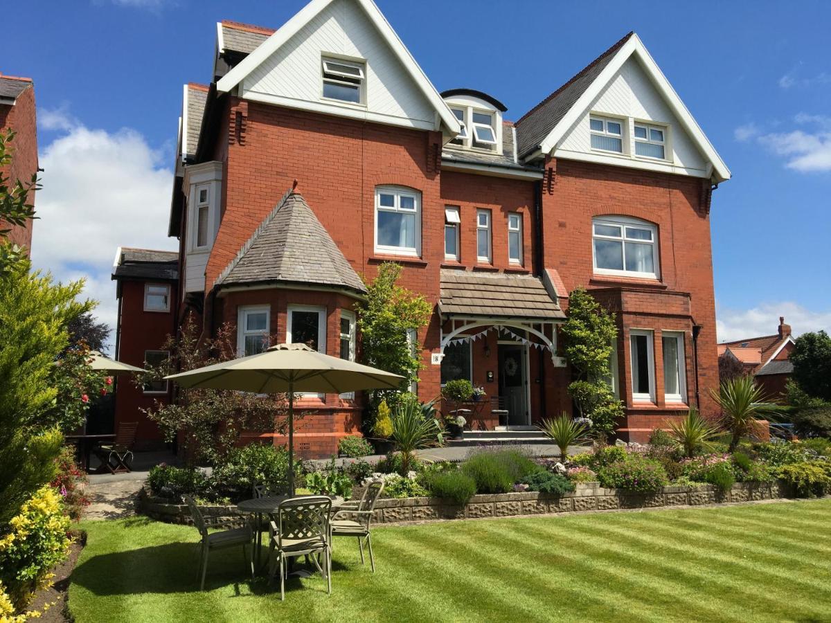 Apartamento Mode - The Old School House Lytham St Annes Exterior foto